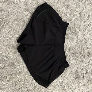 Lululemon Hotty Hot shorts 2.5” size 8
